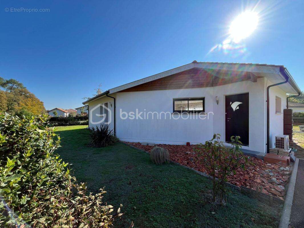 Maison à SAINT-JULIEN-EN-BORN