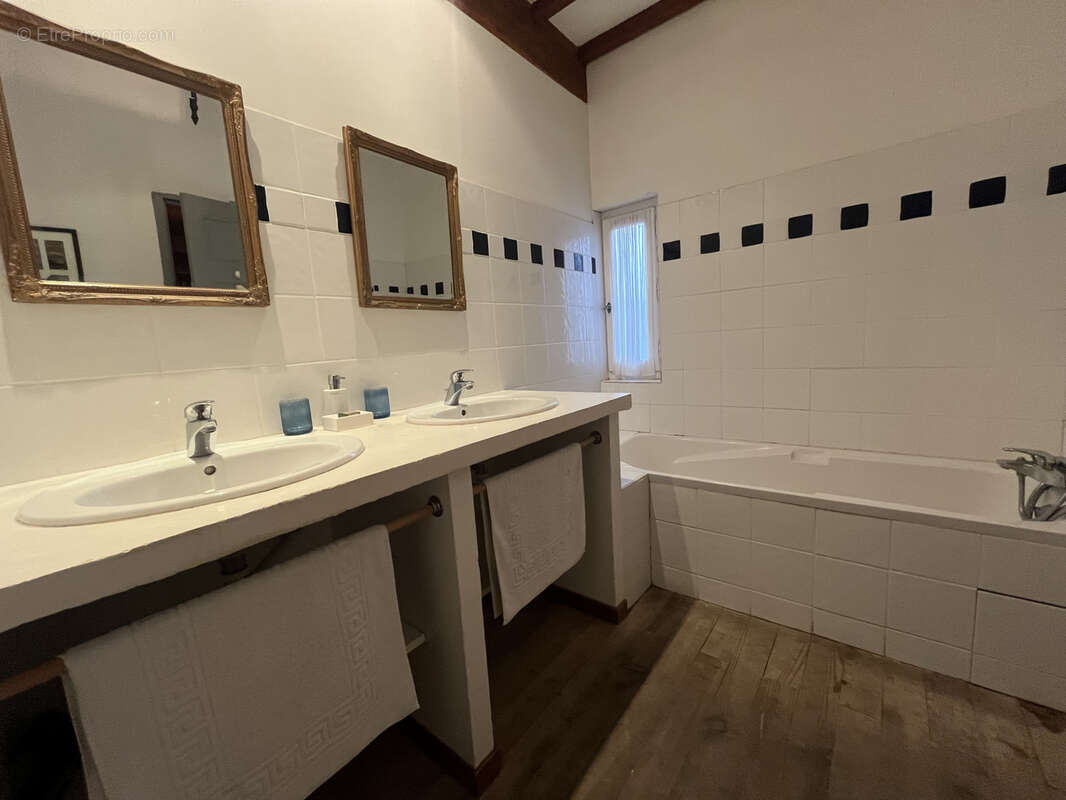 Maison à CASCASTEL-DES-CORBIERES