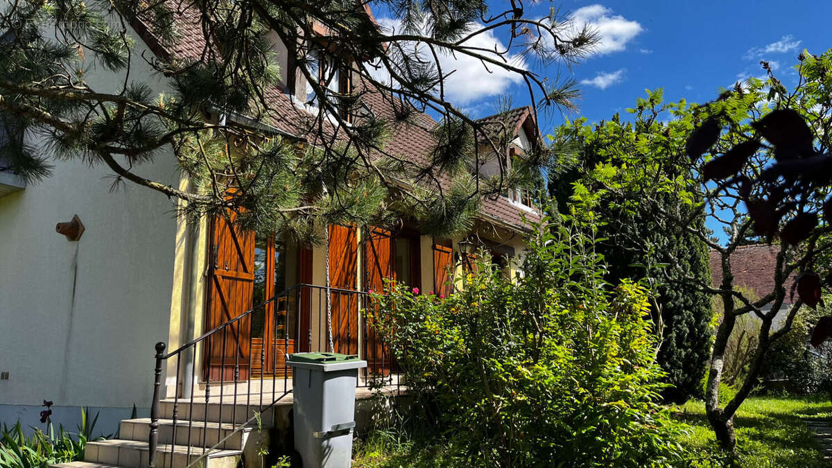 Maison à JUSSY