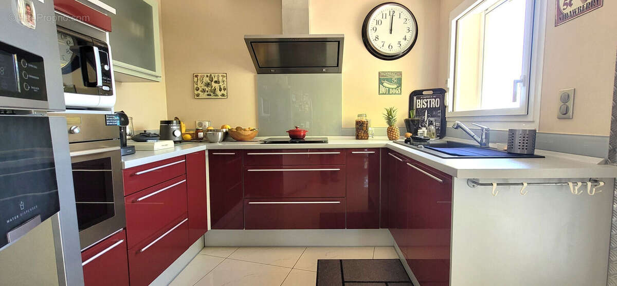 A vendre proche Grignan Maison de plain pied 3 chbres terrain  1920m² - photo 4