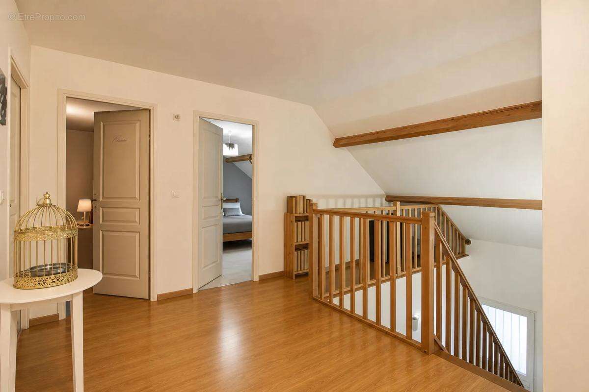 Maison 7 pièces de 197 m2 avec jardin en vente à Courtry - Idéal pour familles - photo 13