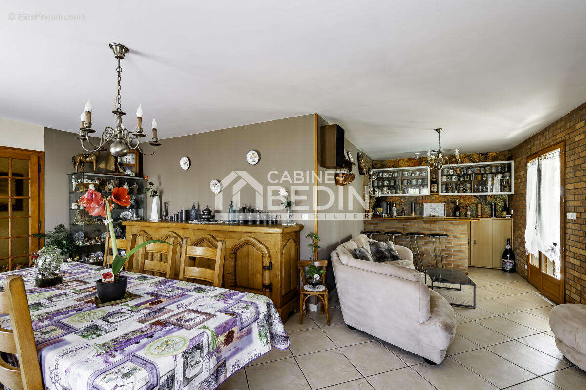 Maison à LA LANDE-DE-FRONSAC