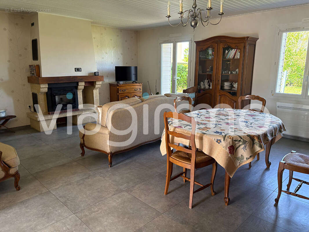 Maison à LA GENETOUZE