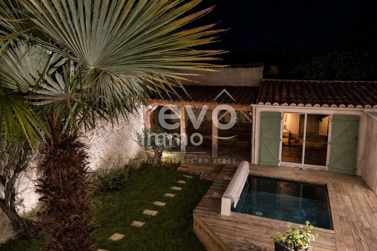 Maison à VALREAS