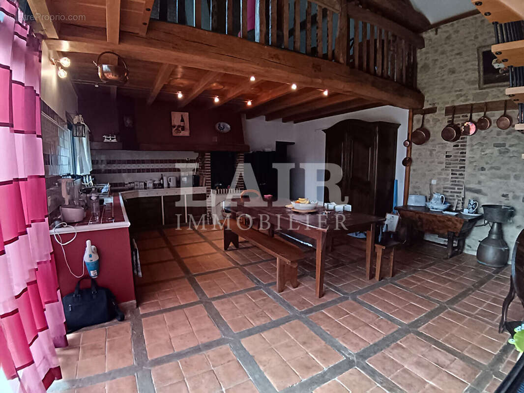 Maison à LE MELE-SUR-SARTHE