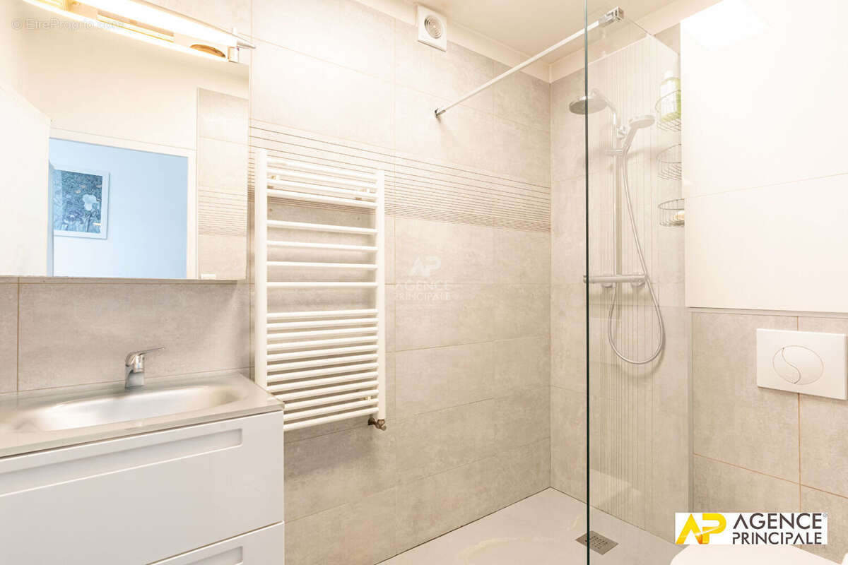 Maison de ville - 7 pièce(s) 137.59 m2 - photo 7