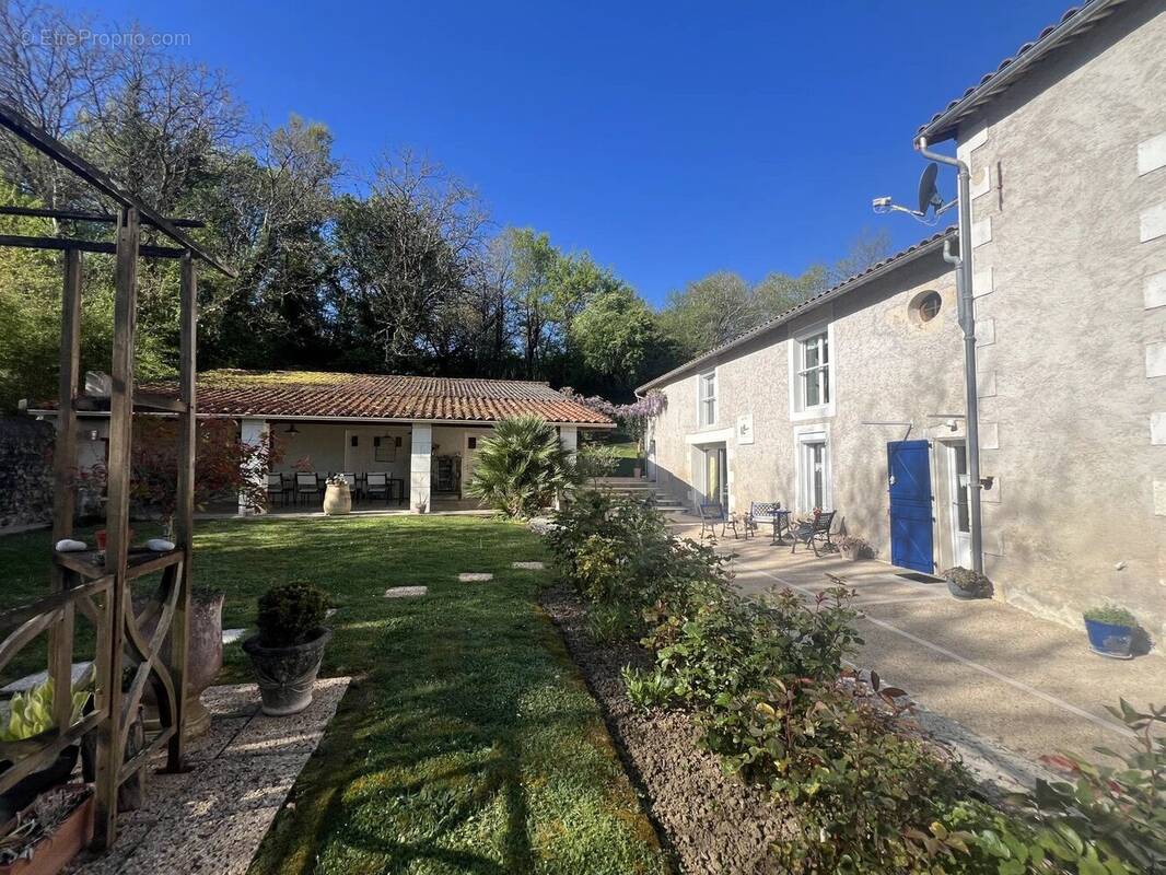 Maison à LHOMMAIZE