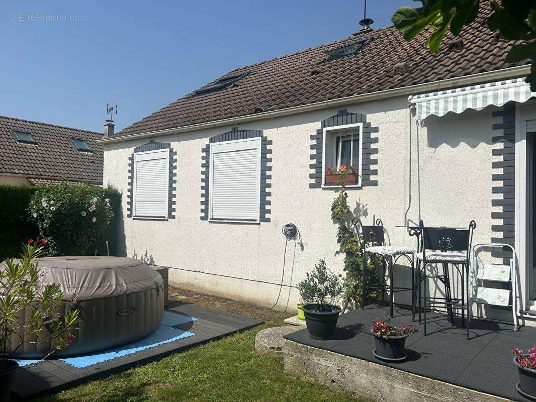 Maison à ROZAY-EN-BRIE