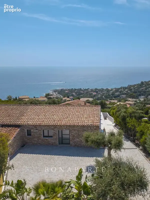 Maison à LES ISSAMBRES