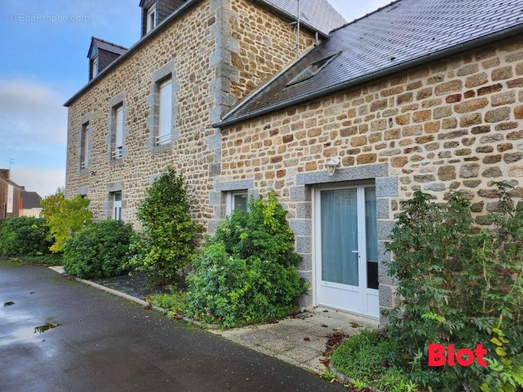 Appartement à SAINT-BRICE-EN-COGLES
