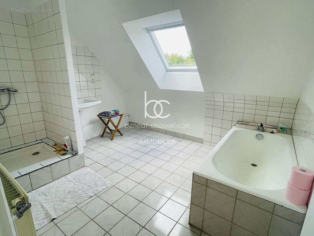 VENTE Maison 4 Chambres  Grand Potentiel  Sous-Sol Complet  Proche Golfe  SAINT-ARMEL (56450) - photo 8