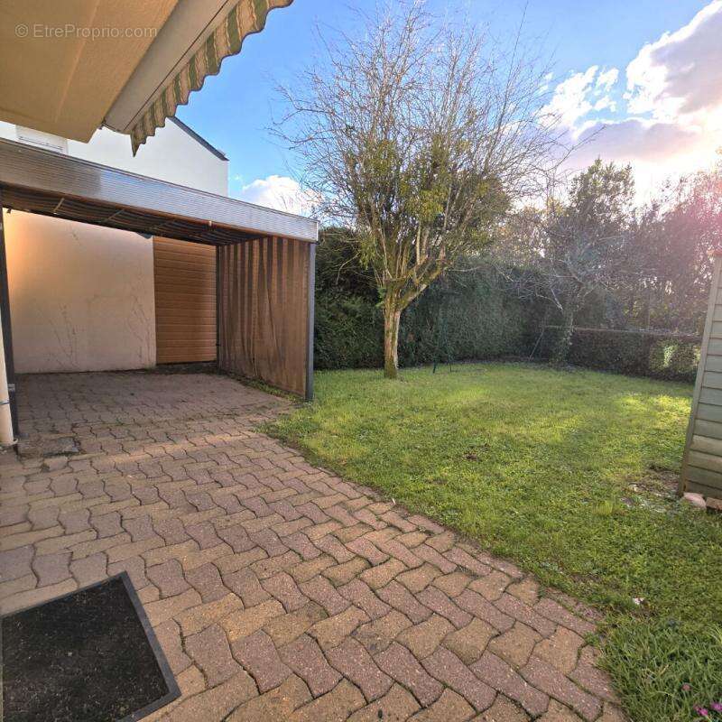 Maison à SAINTE-LUCE-SUR-LOIRE