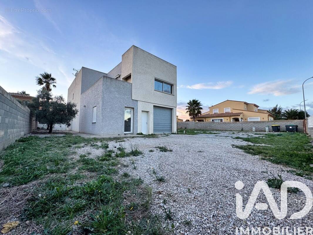 Photo 1 - Maison à SAINT-ESTEVE