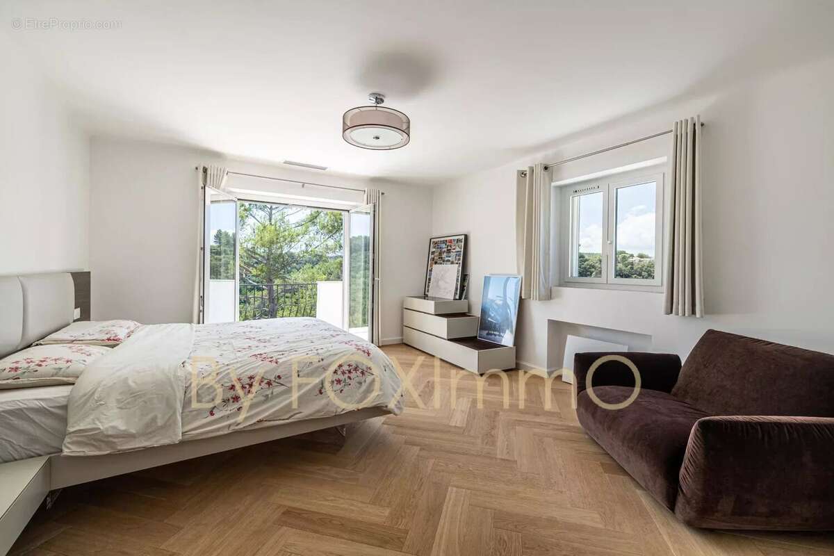 Villa entierement refaite à neuve 6 pieces Domaine des Clausonnes Biot - photo 12