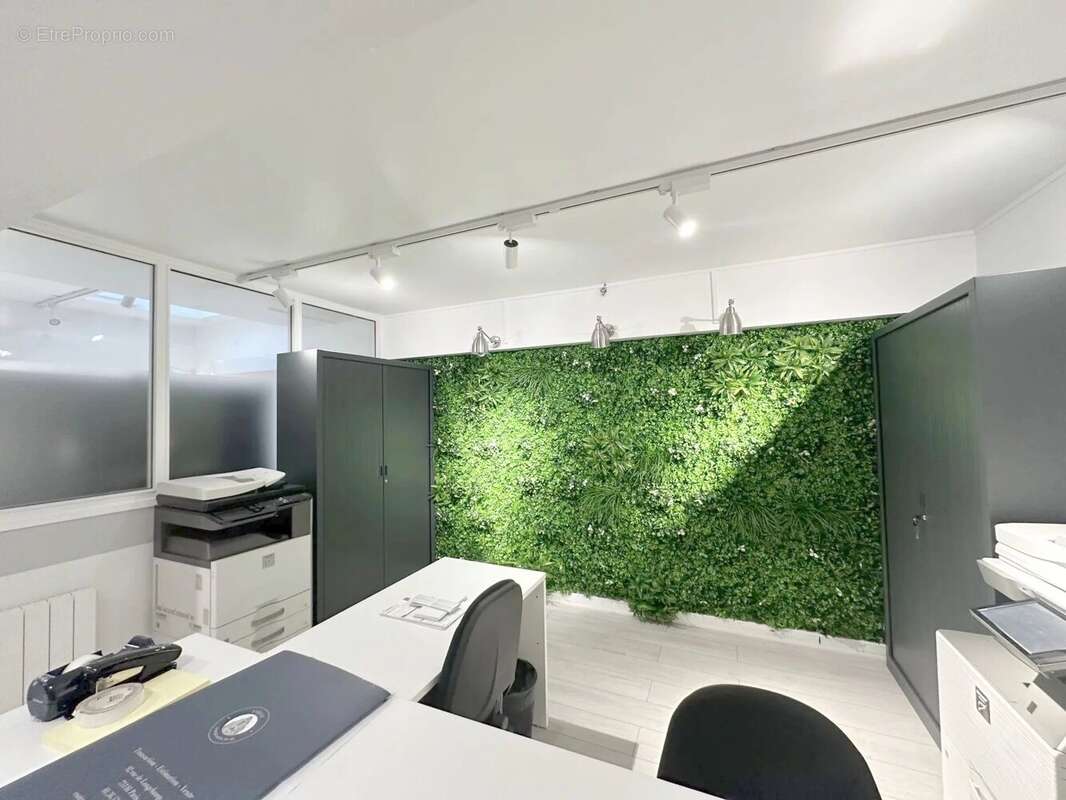 Commerce à PARIS-16E