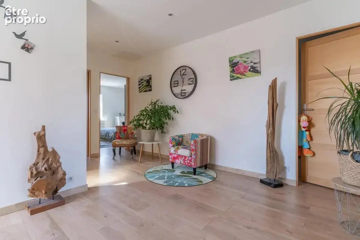 Maison familiale 7 pièces de 250 m² au Mesnil-Saint-Denis avec studio indépendant - photo 9