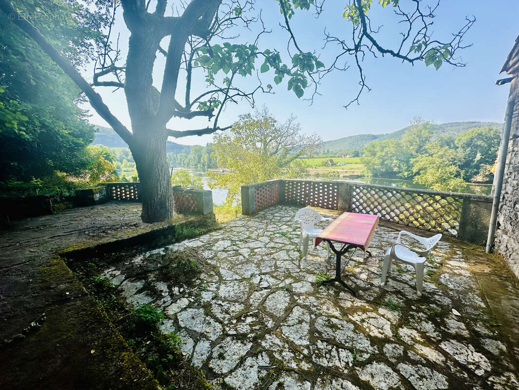 Maison à CREGOLS