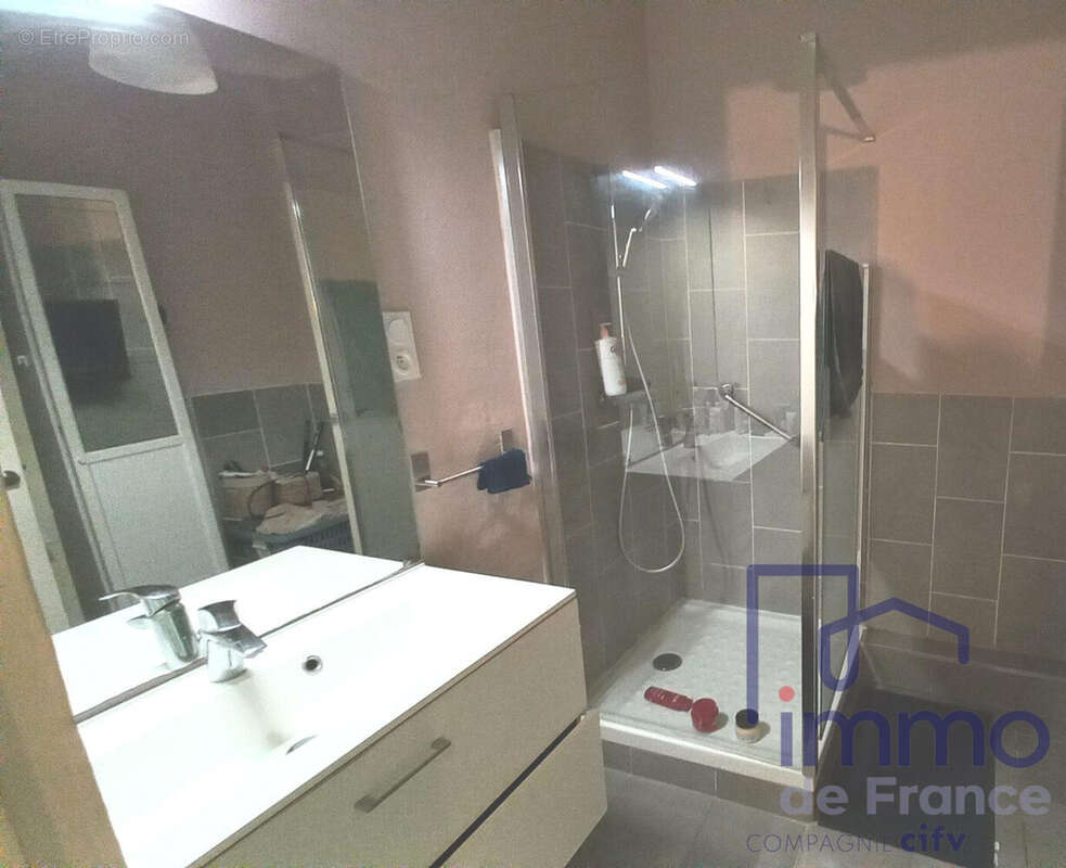 Appartement à SAINT-ETIENNE