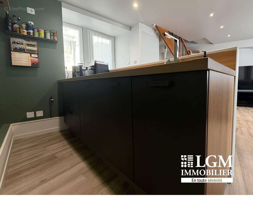 63730 LES MARTRES-DE-VEYRE, maison de bourg entièrement rénovée – 71 m², 3 pièces – - photo 7