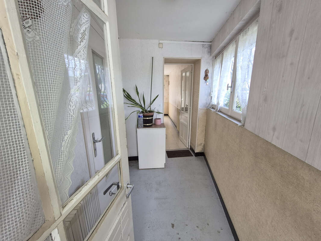 Maison avec dépendance et 2000 m2 terrain - photo 18