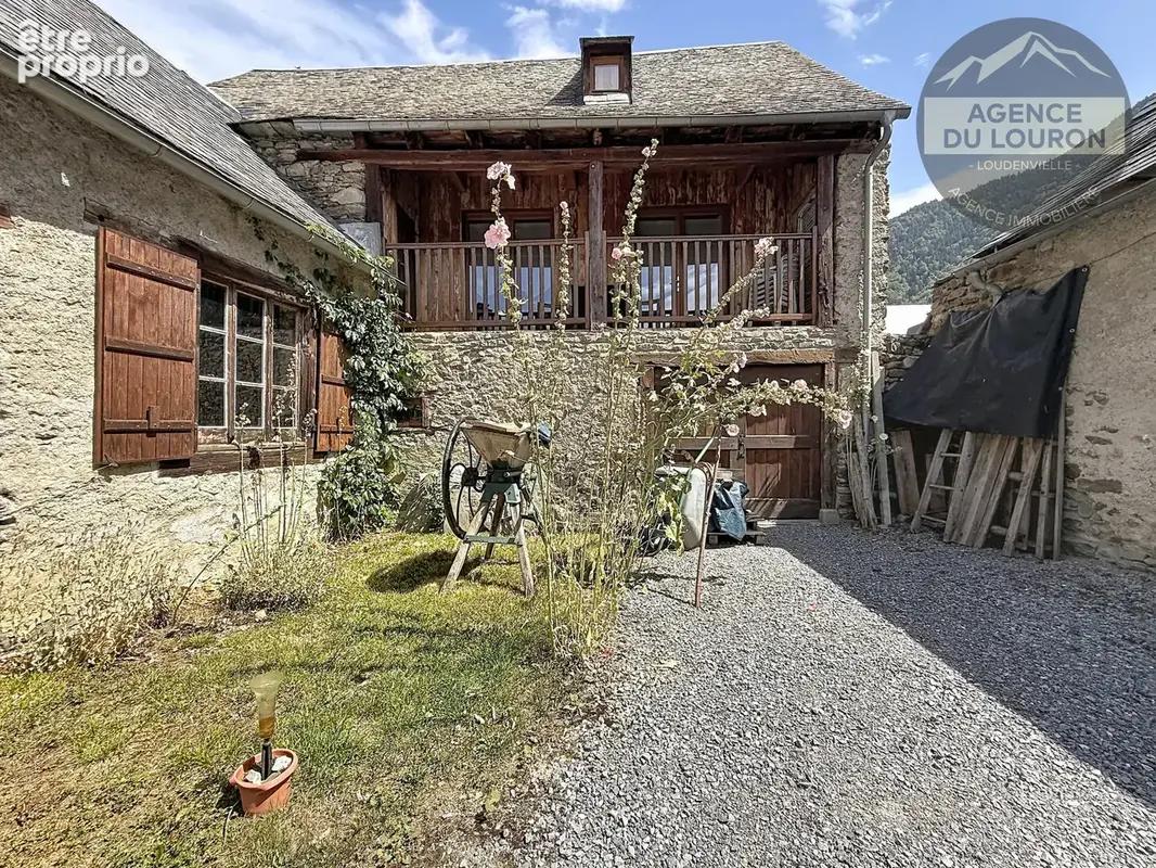 Maison, Gîte, & Dépendances à Avajan - photo 2