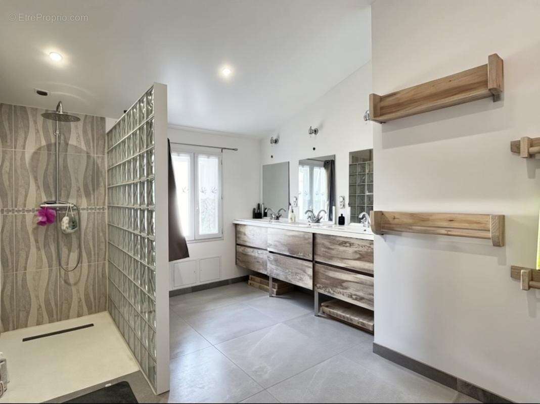 Maison à NIEULLE-SUR-SEUDRE