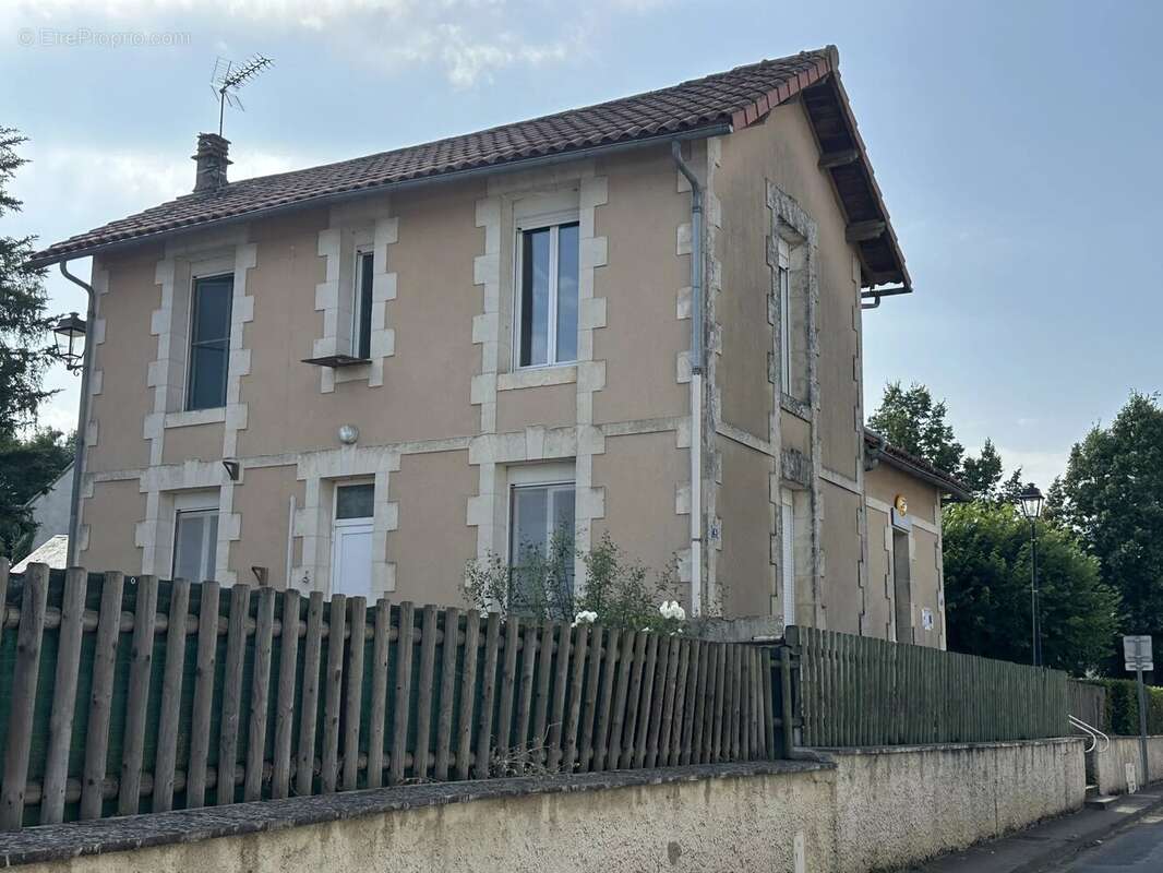 Maison à SAINT-SECONDIN