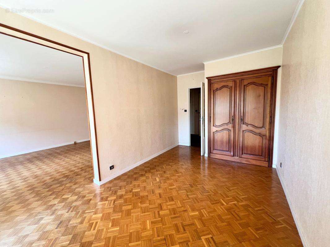 Appartement À Vendre - photo 3