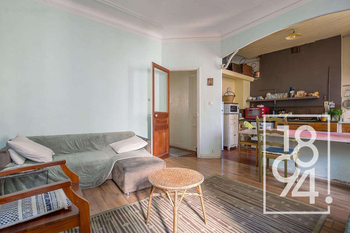 Appartement à MARSEILLE-1E