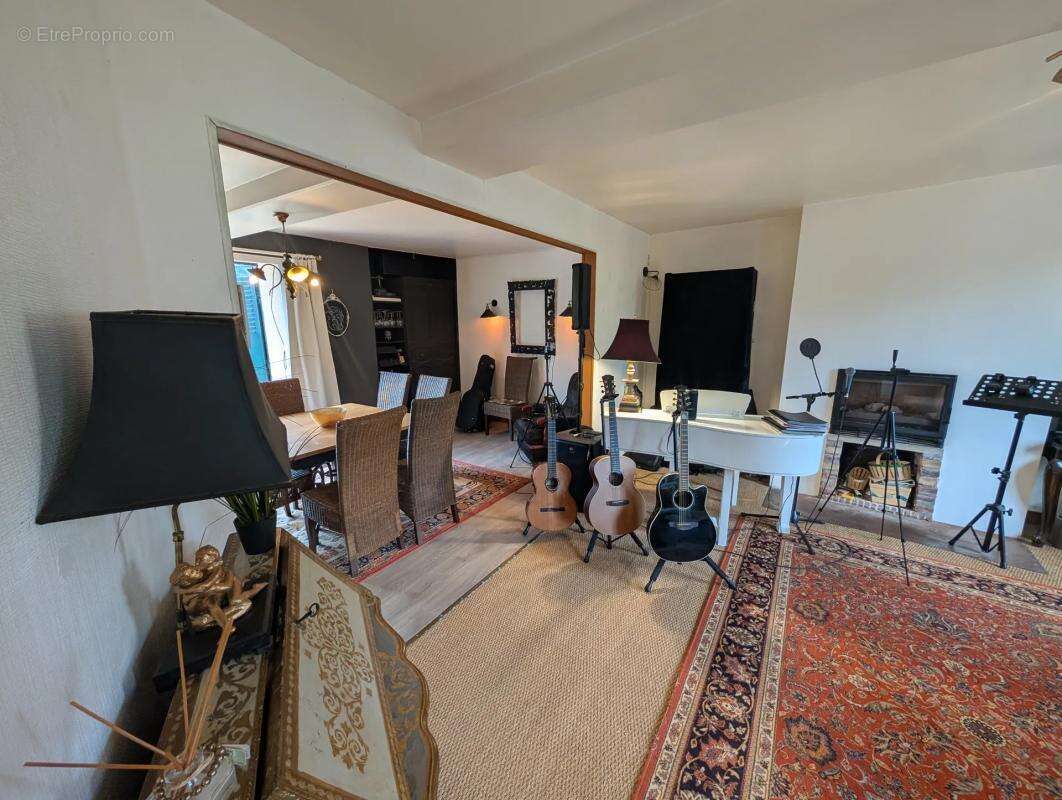 Maison à LONGNY-AU-PERCHE