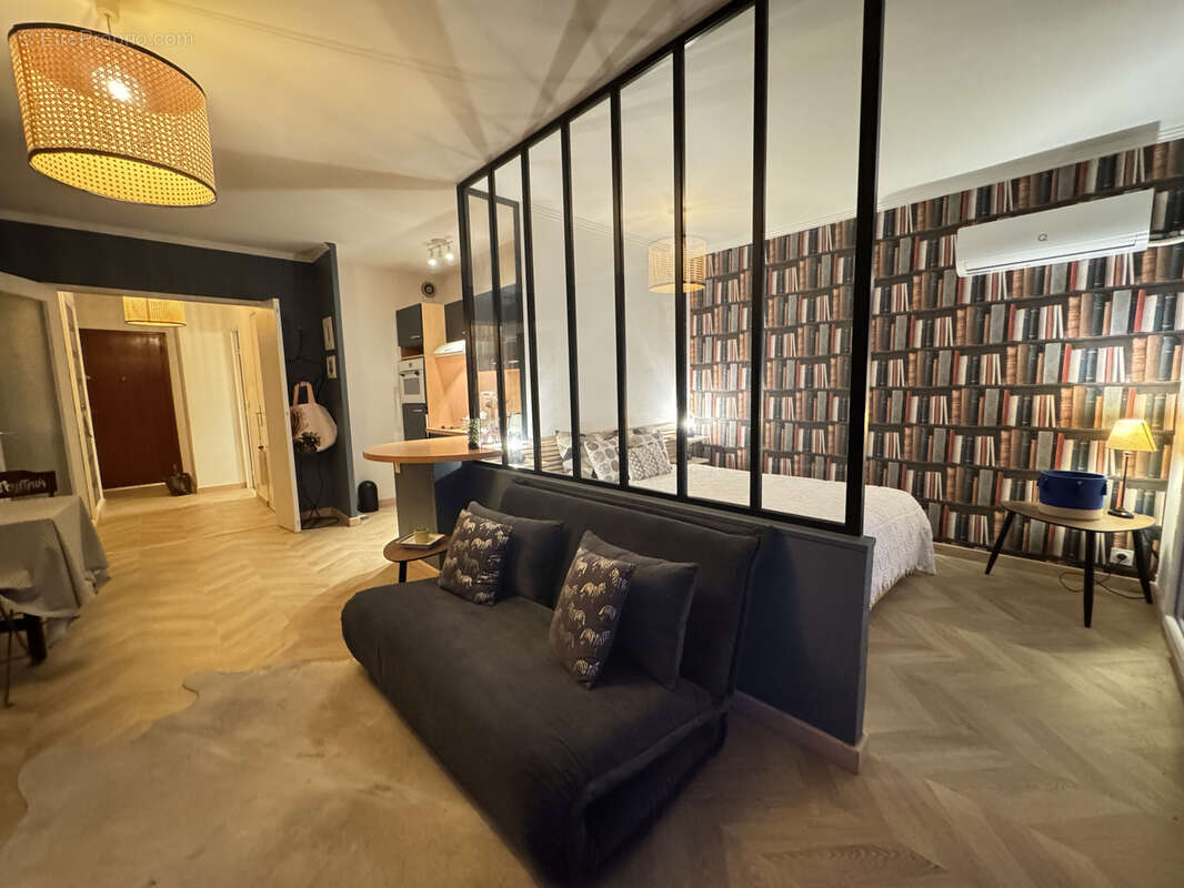 Appartement à SIX-FOURS-LES-PLAGES