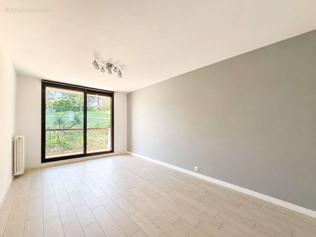 Premier achat ou investissement idéal – Charmant 2 pièces avec terrasse au Cannet - photo 4