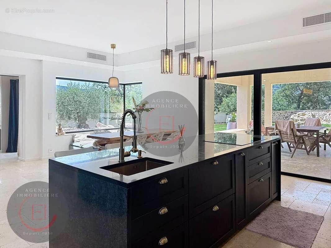 Maison à LES ADRETS-DE-L&#039;ESTEREL