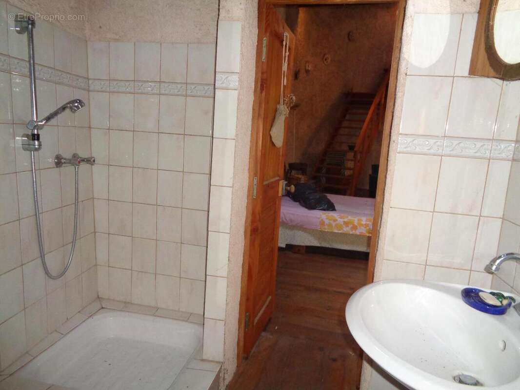   - Maison à LA MOTTE