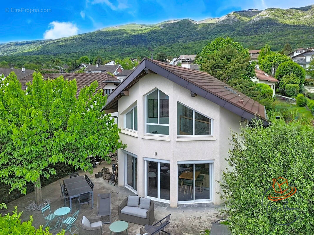 Maison à THOIRY