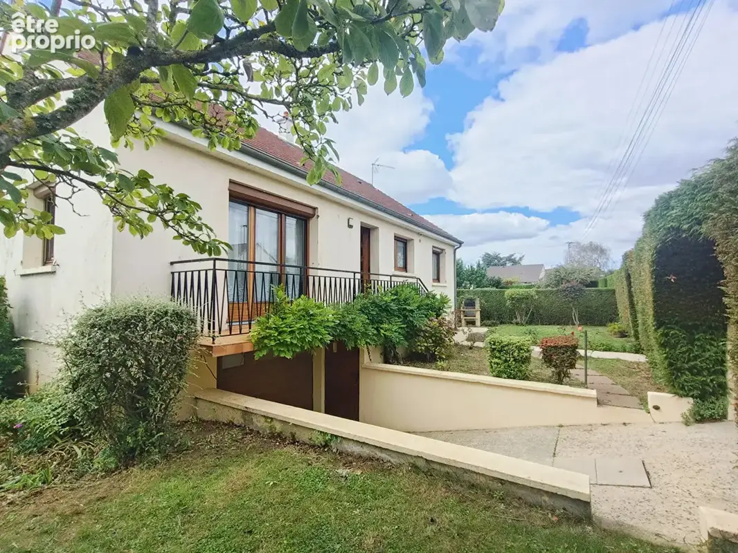 Photo Maison à Saint-Martin-De-Fontenay au prix de 265 000€