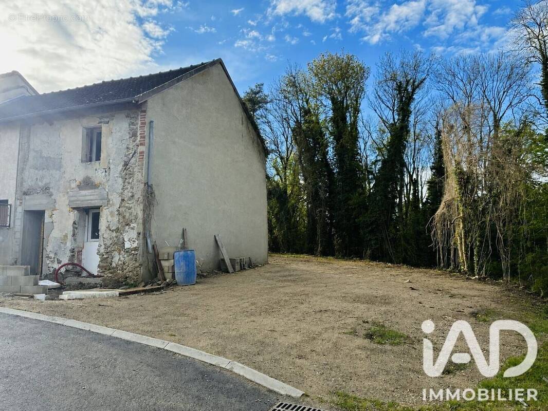 Photo 1 - Maison à SAINT-CYR-SUR-MORIN