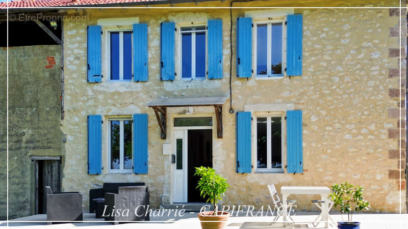 Maison à COURRENSAN