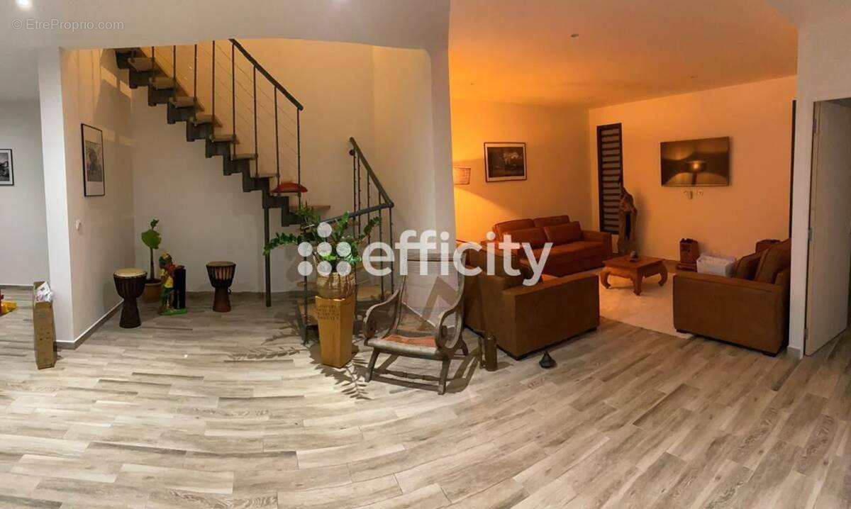 Maison à PETITE-ILE