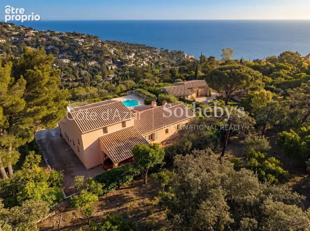 Les Issambres, villa avec vue mer, piscine et potentiel d’extension proche des plages - photo 5