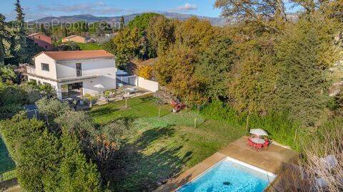 Maison à ROQUEFORT-LES-PINS