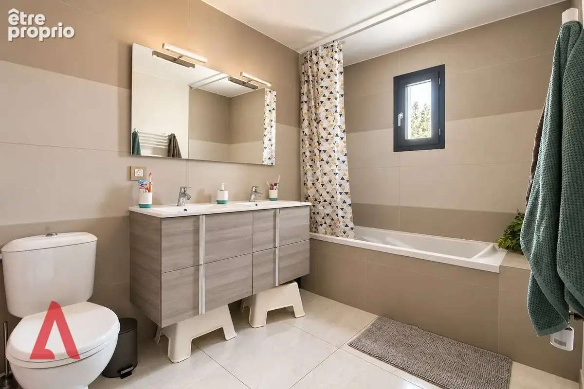 Caux  villa de plain-pied avec piscine et 1 174 m² de terrain - photo 10