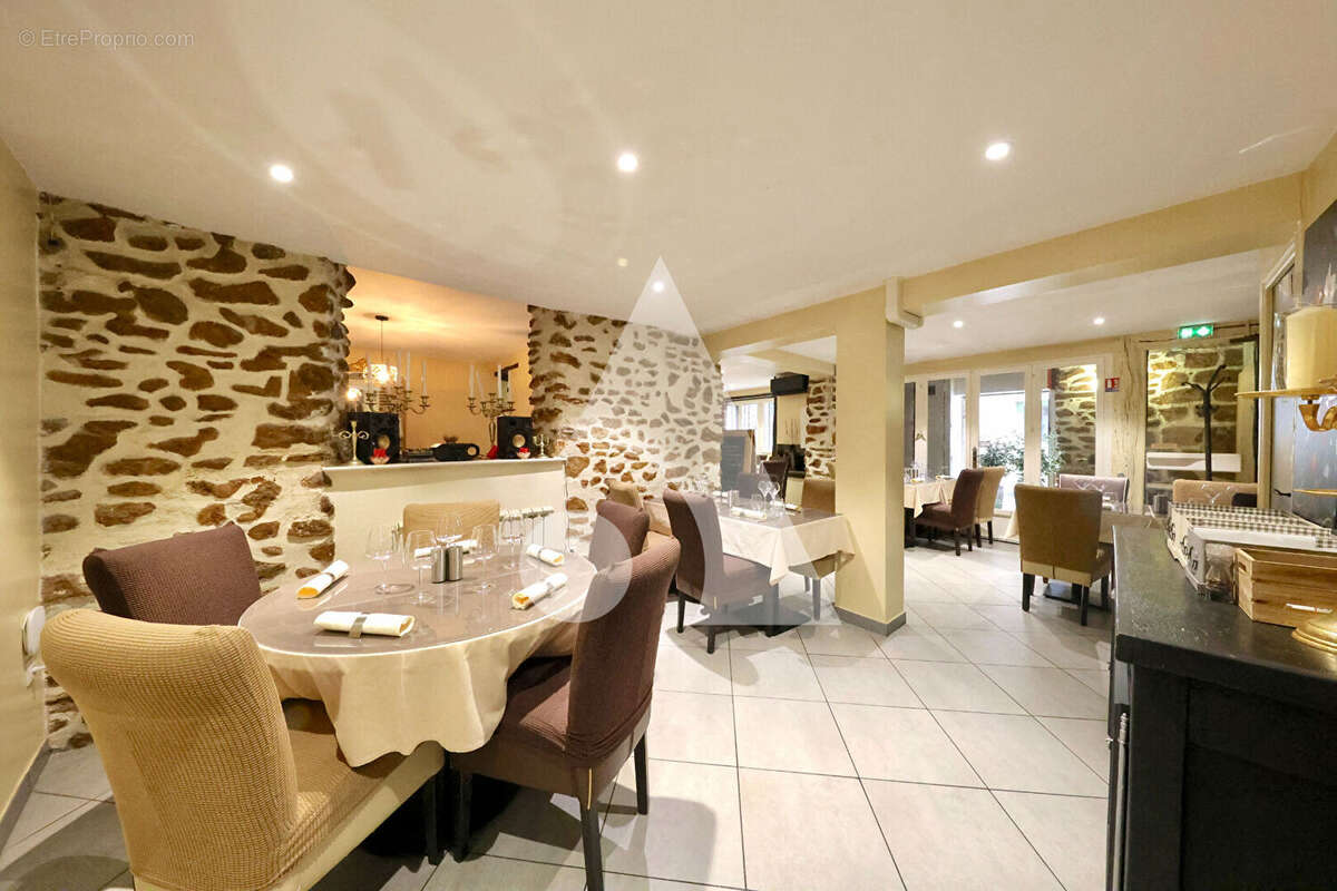 Commerce à CORBEIL-ESSONNES