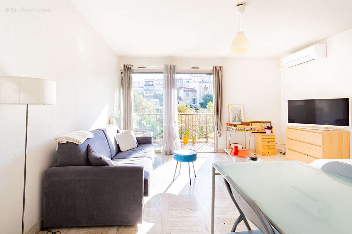 Appartement à MARSEILLE-7E