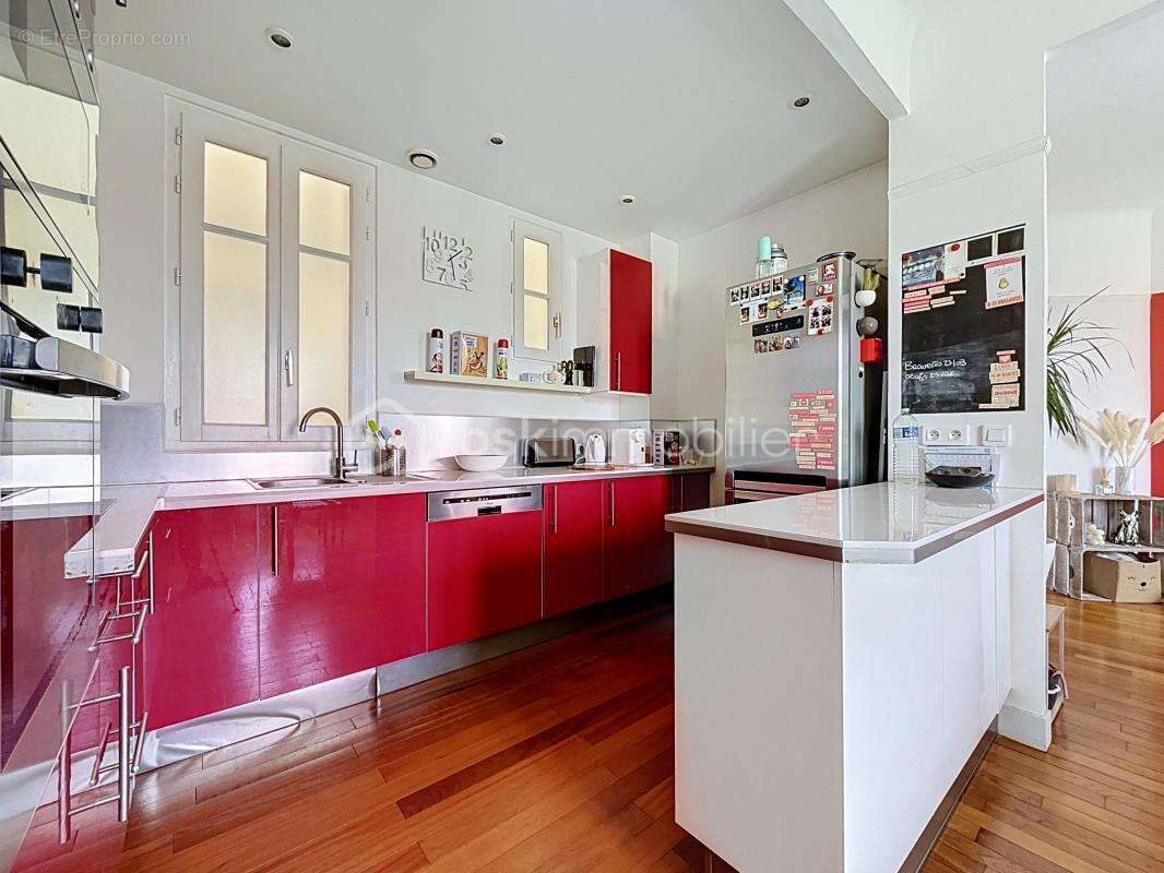 Appartement à LE MESNIL-LE-ROI