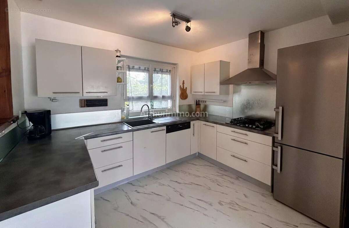 Maison à SAINT-VICTOR-DE-MORESTEL