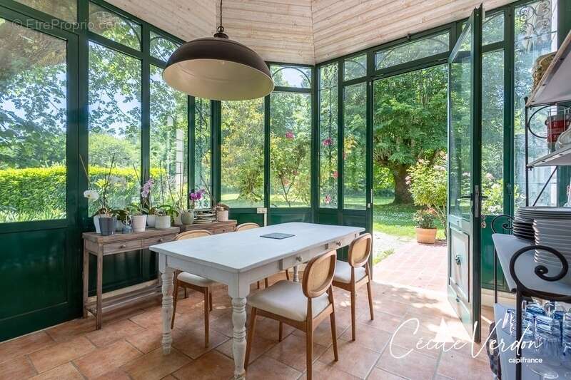 BELEYMAS (24) proche Bergerac – Propriété de charme du XIXe siècle 10 pièces avec dépendances, piscine et potentiel d’accueil su - photo 12