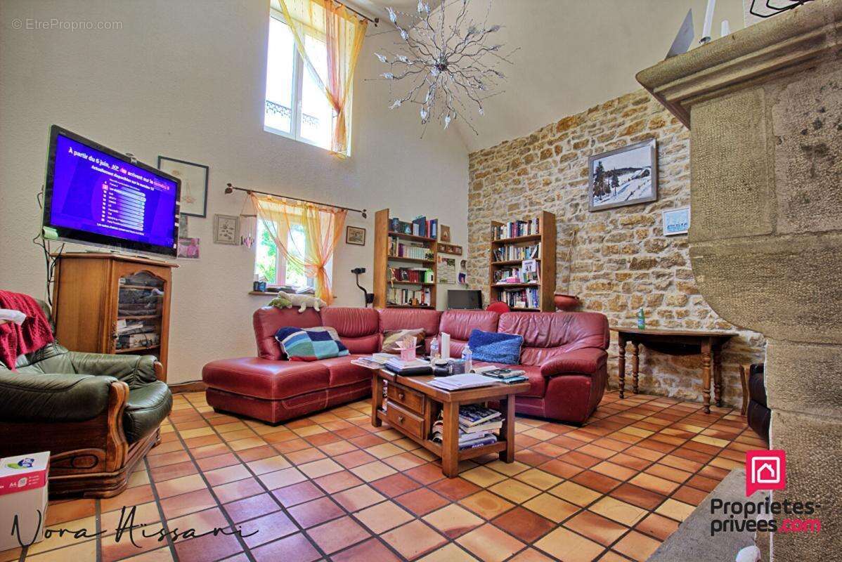 Maison à MONTMOROT