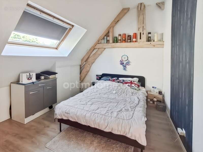 Maison à TREMBLAY-LES-VILLAGES