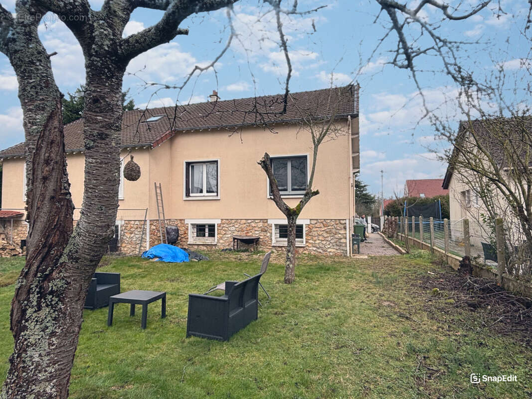 Maison à FAREMOUTIERS